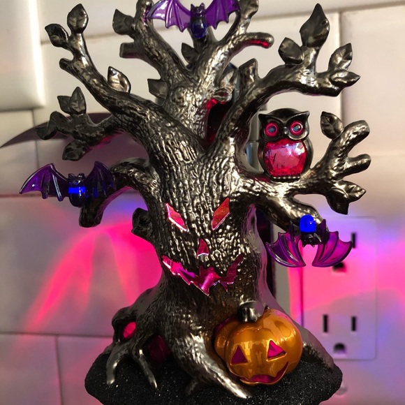RETIRED 2022 BATH & BODYWORKS MONSTER TREE LIGHT UP WALLFLOWER T NIGHTLIGHT - Picture 8 of 8